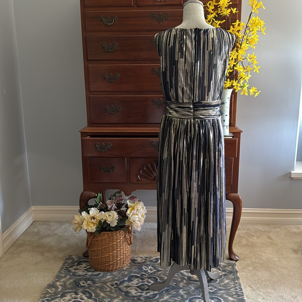 Vince Camuto Elegant Navy and Gold Supplice Dress Size 14 NWT - Picture 10 of 15